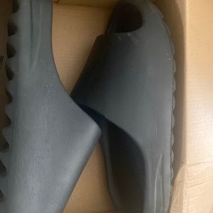 Black Yeezy Slides